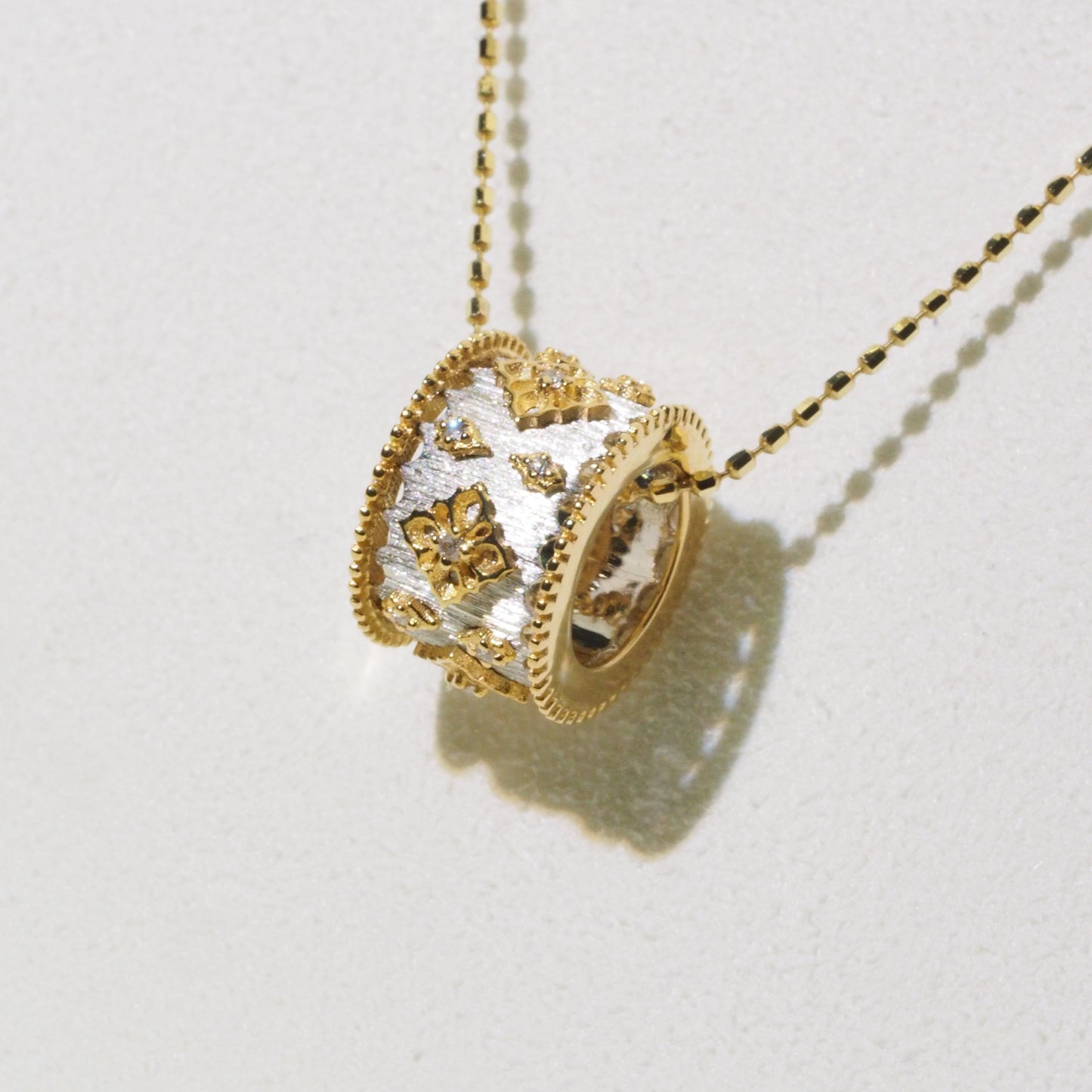 18k Yellow-white gold color scheme pendant | Tayam Jewellery