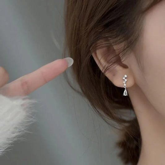 Elegant diamond drop earrings with teardrop design, perfect for Sydney jewellery lovers
