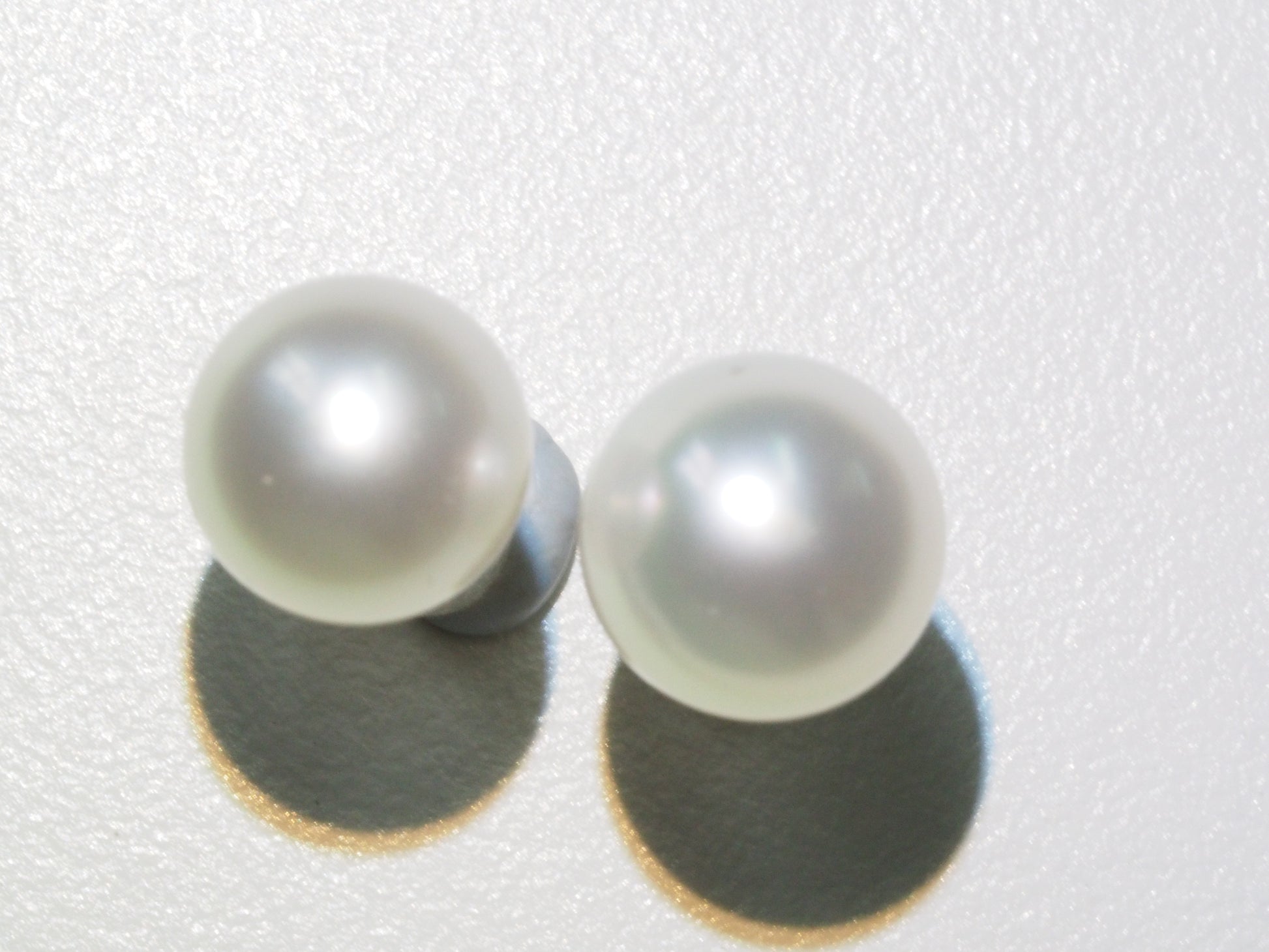 Australian South Sea Pearl Stud Earrings (9-10mm) | Tayam Jewellery