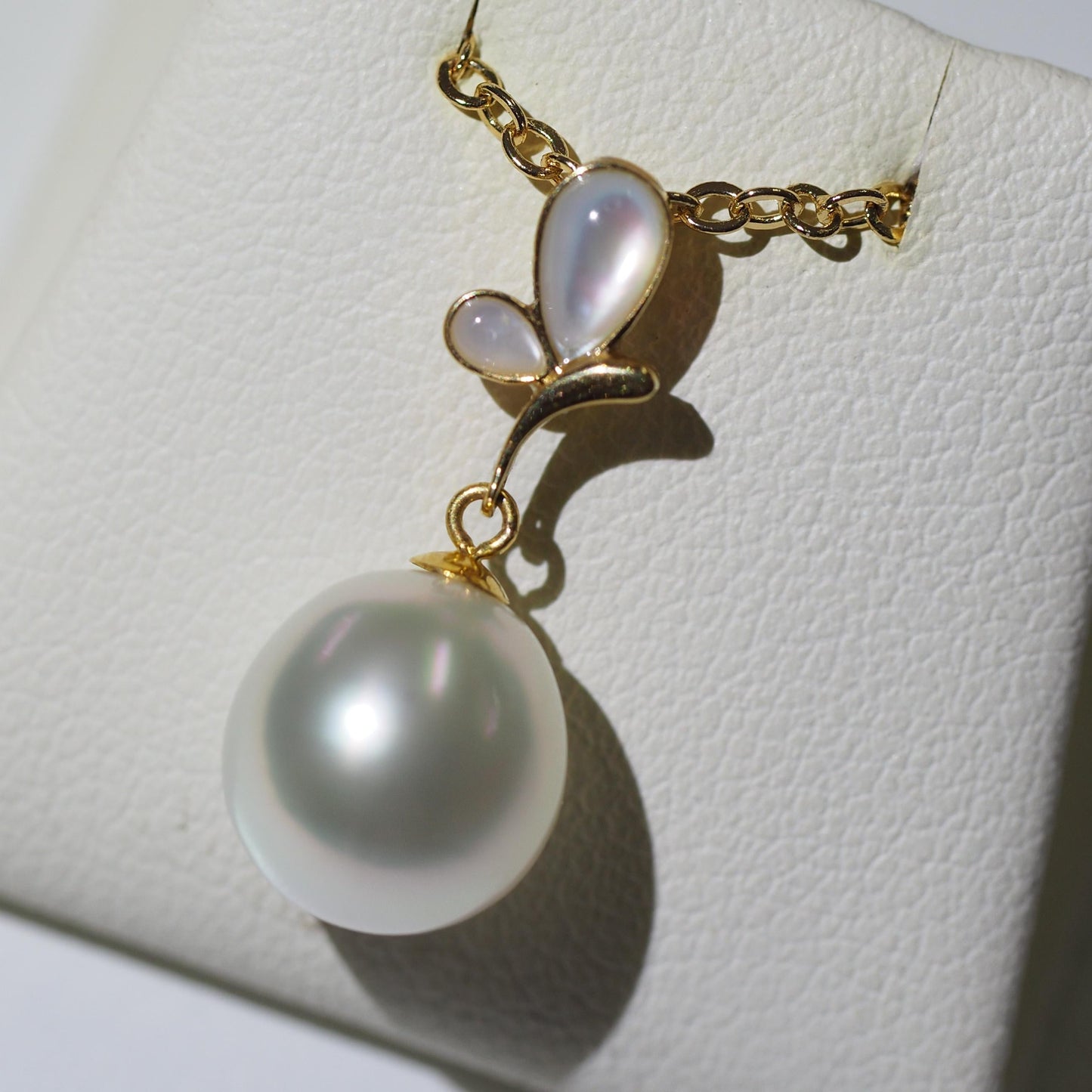 Silver South Sea Pearl oval pendant detail, mother of pearl backing — Tayam Jewellery Sydney