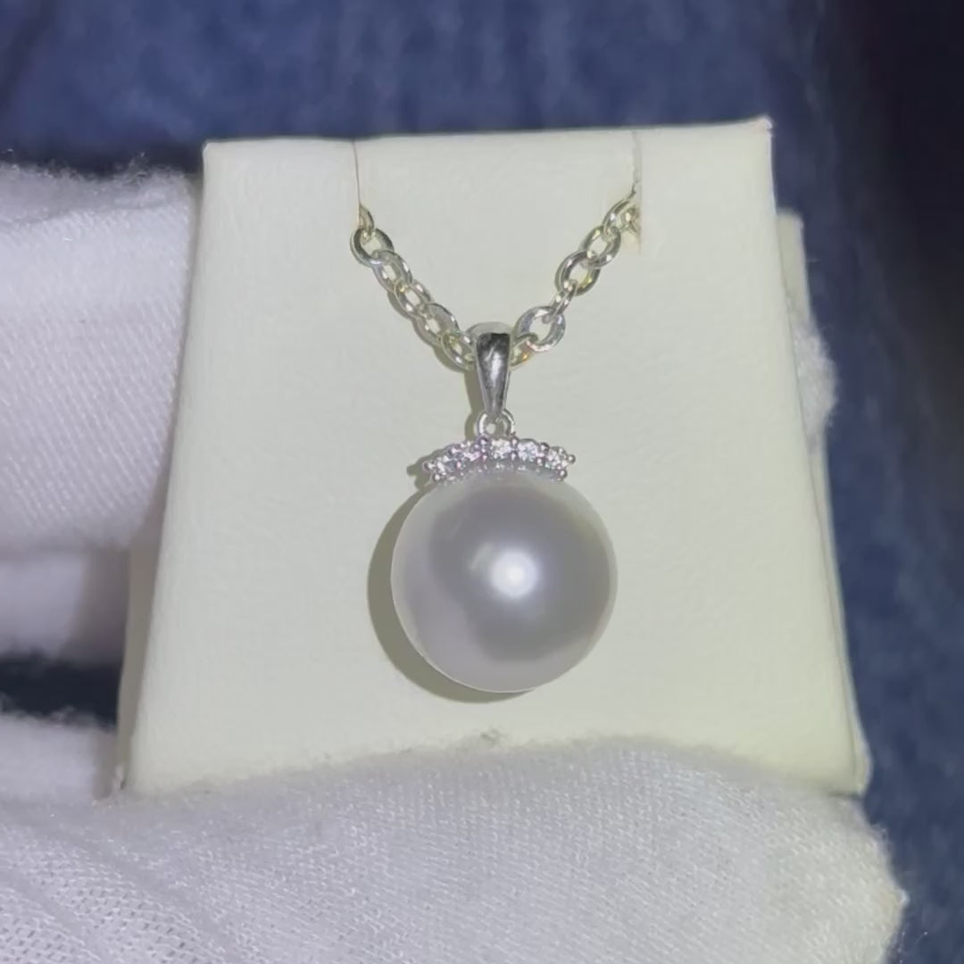 Australian South Sea pearl pendant video with lab diamond crown — 9K white gold | Tayam Sydney CBD
