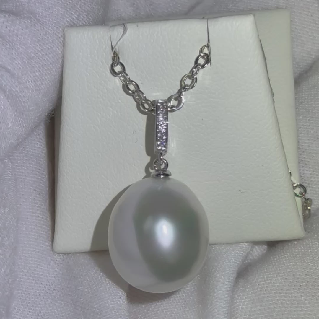 13.5-14mm oval South Sea pearl pendant video with lab diamonds — 9K white gold | Tayam Sydney CBD