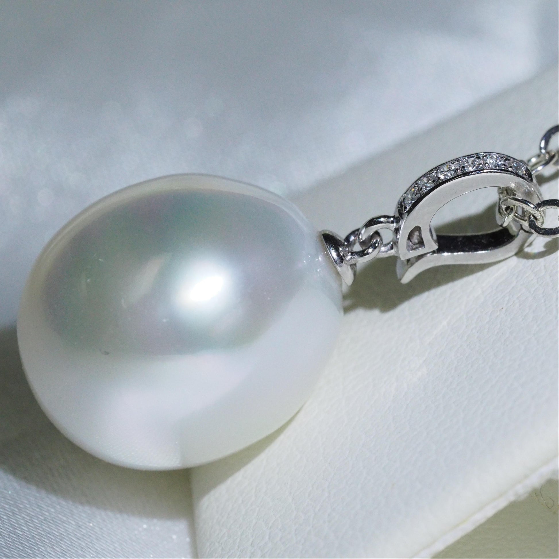 13.5-14mm oval South Sea pearl pendant side view — AAA lustre 9K white gold | Tayam Sydney CBD