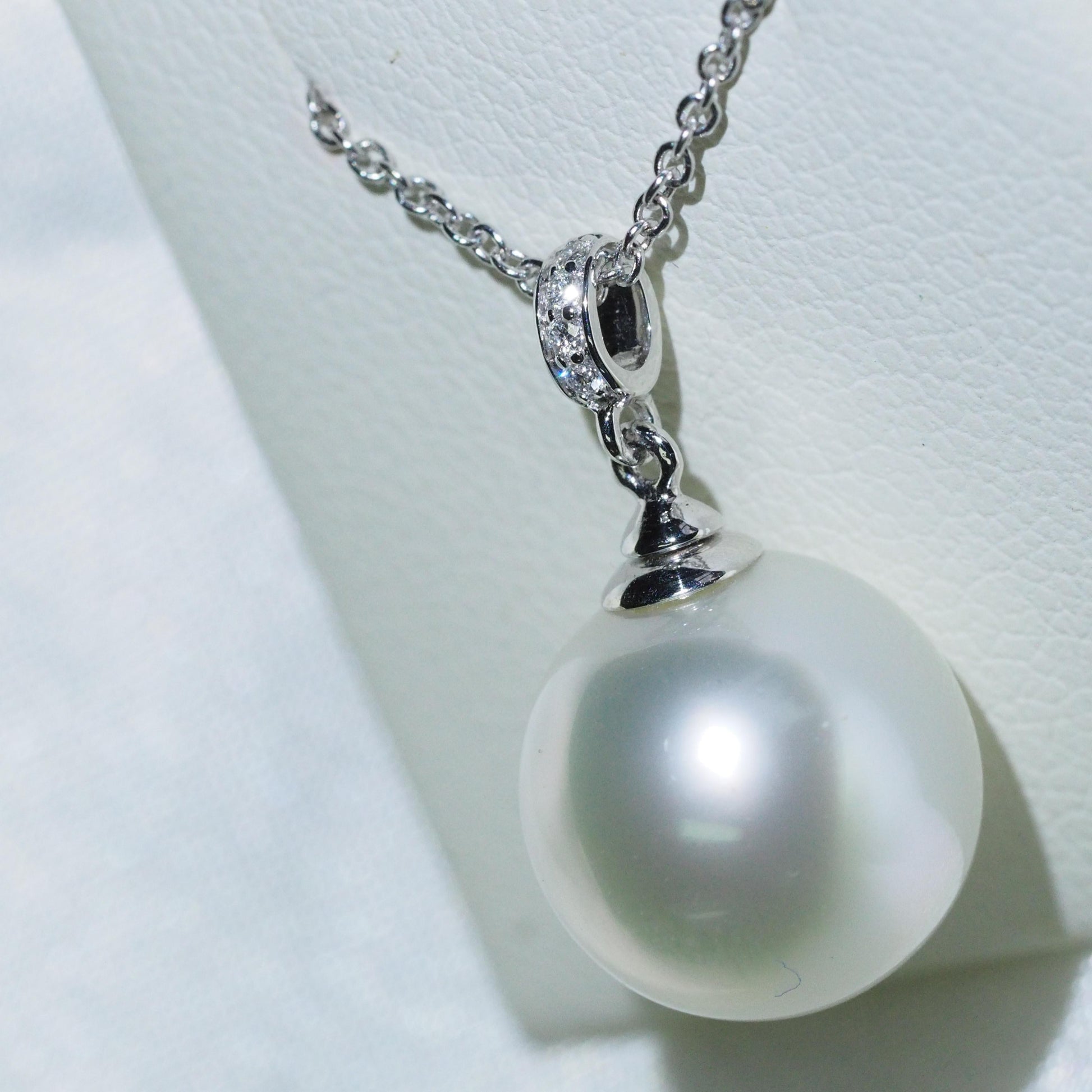 10mm South Sea pearl pendant close-up — natural diamonds 18K white gold | Tayam Sydney CBD