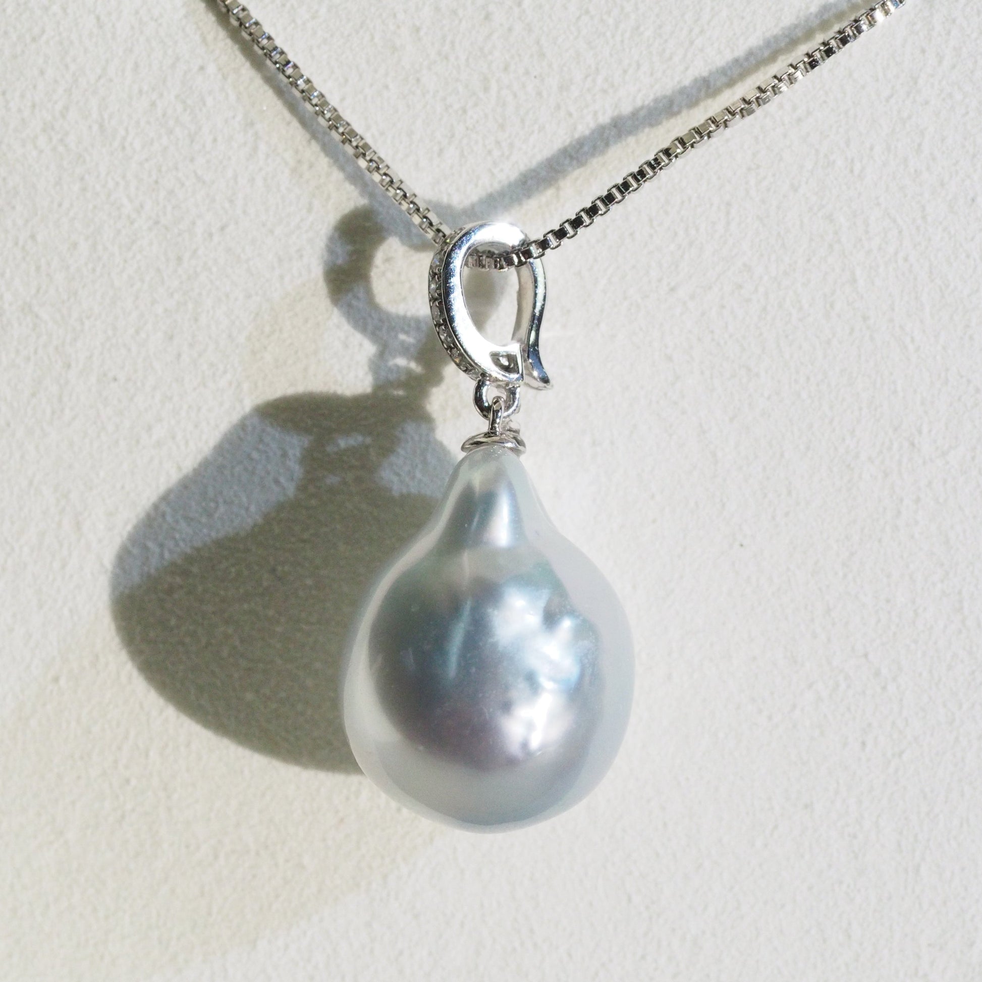 Baroque pearl pendant side view — one of a kind silver blue 9K white gold | Tayam Sydney CBD