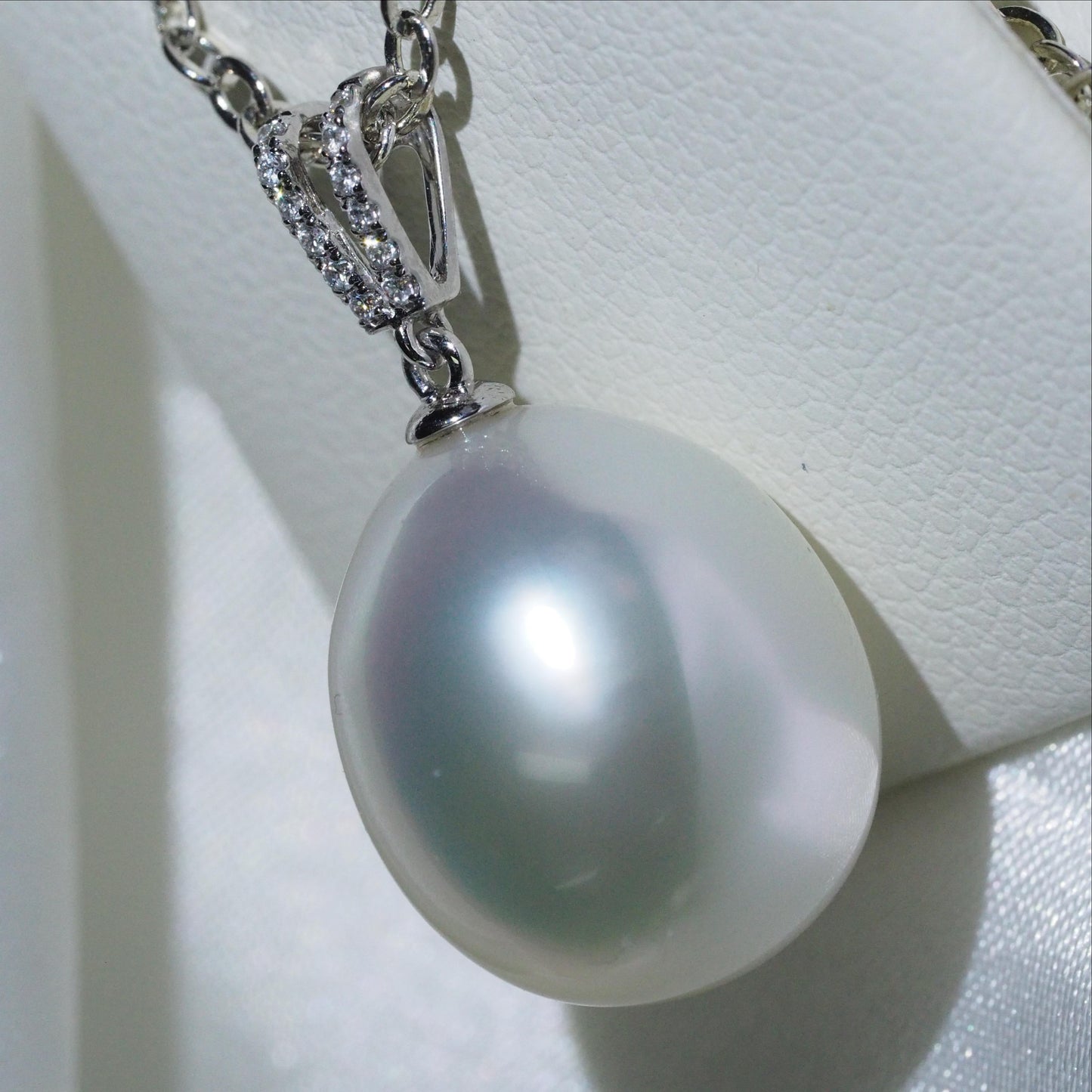 12-13mm oval South Sea pearl pendant side view — AAA lustre 9K white gold | Tayam Sydney CBD
