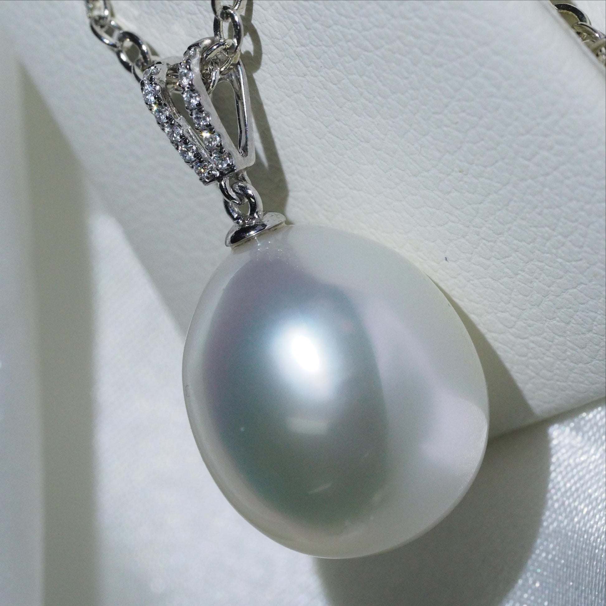 12-13mm oval South Sea pearl pendant side view — AAA lustre 9K white gold | Tayam Sydney CBD