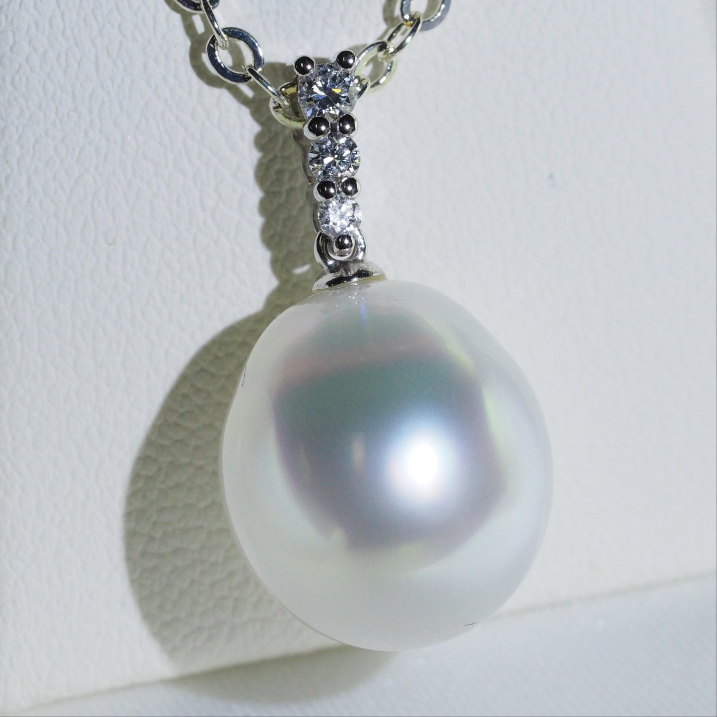 South Sea pearl pendant close-up — oval pearl pink silver overtones 18K white gold | Tayam Jewellery Sydney
