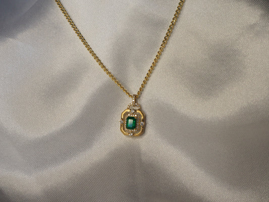 18K YG emerald diamond necklace | Tayam Jewellery